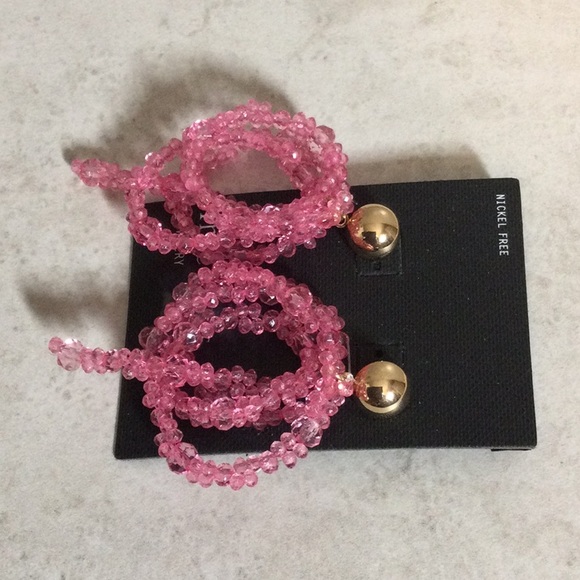 NWT Free Press gold post with pink swirl bead earrings - Picture 2 of 7